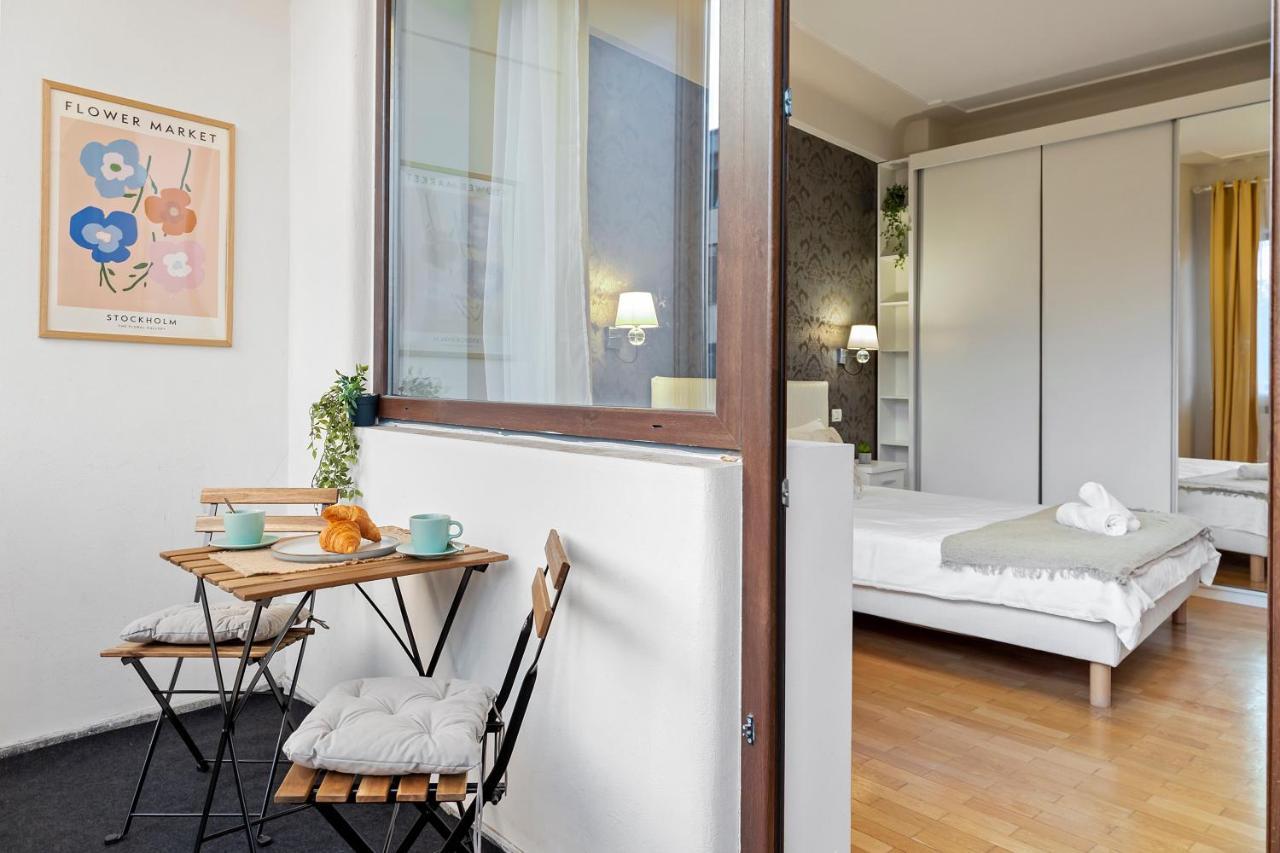 City Heart Retreat Elegant Apartment Bucharest Luaran gambar