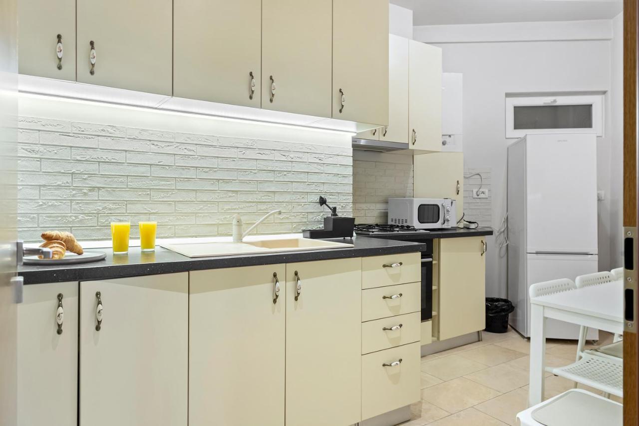 City Heart Retreat Elegant Apartment Bucharest Luaran gambar