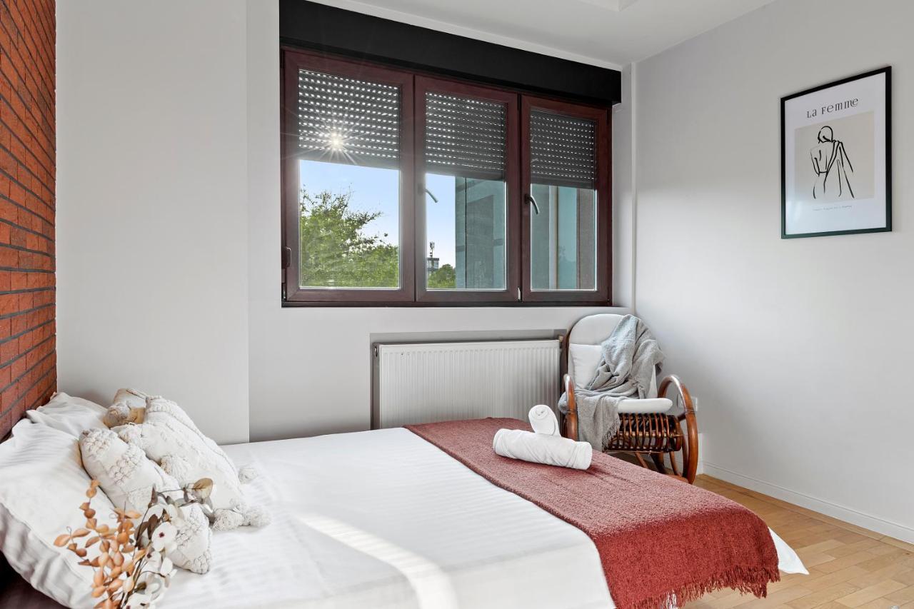 City Heart Retreat Elegant Apartment Bucharest Luaran gambar