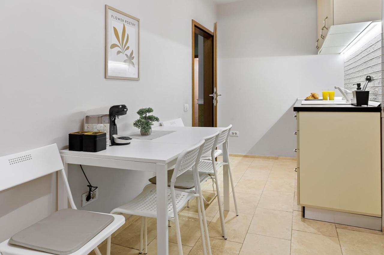 City Heart Retreat Elegant Apartment Bucharest Luaran gambar