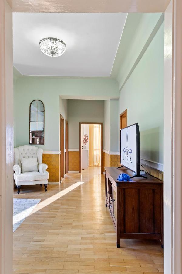 City Heart Retreat Elegant Apartment Bucharest Luaran gambar